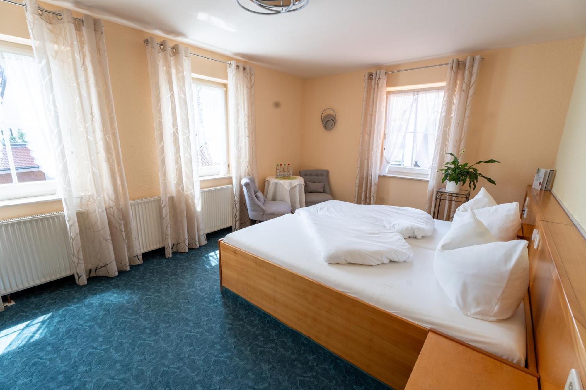 Hotel - Restaurant Traube Neuffen Eksteriør billede