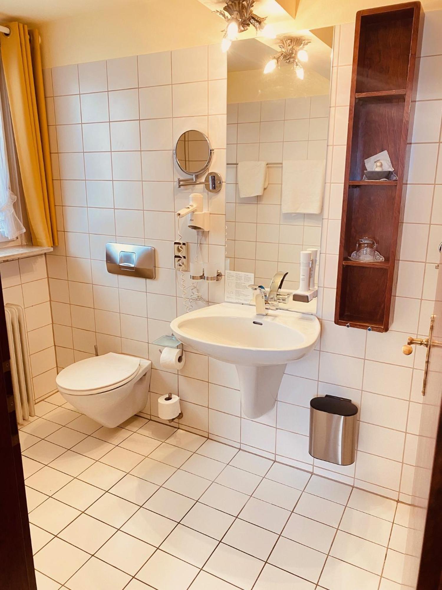 Hotel - Restaurant Traube Neuffen Eksteriør billede